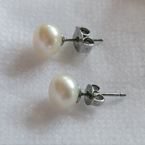 Vintage Cultured Pearl Stud Earrings